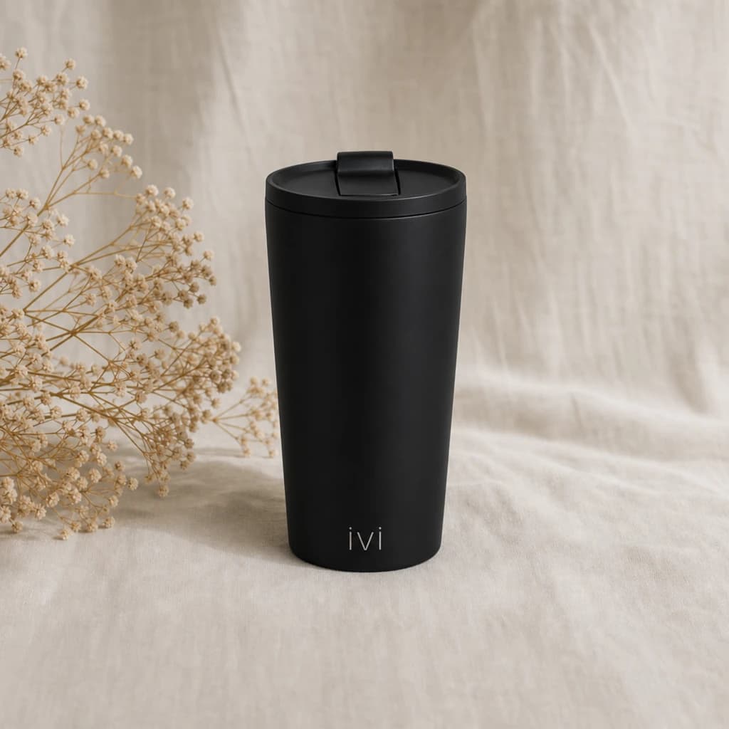 Executive Tumbler on a linen table with dried flowers